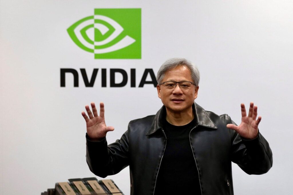 SoftBank tăng gần 20% sau báo cáo bùng nổ của Nvidia, làn sóng AI tiếp tục nóng lên